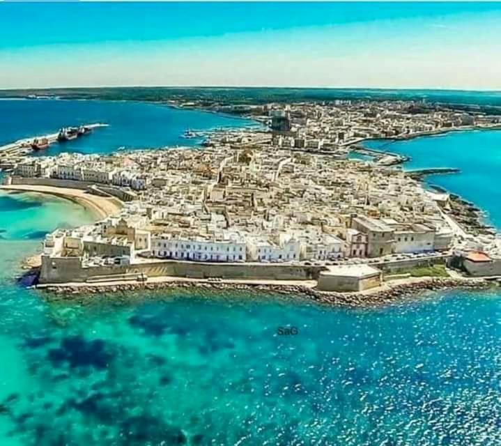 Corte Vico Palmisano Centro Storico Gallipoli Exterior foto